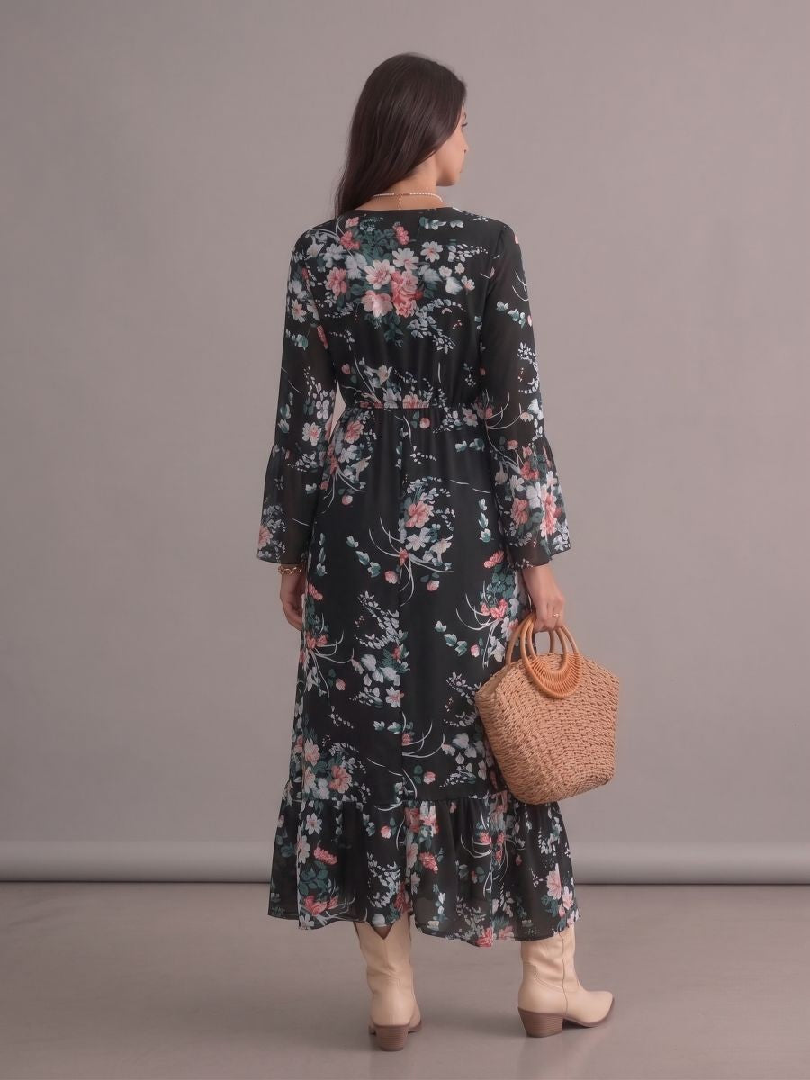 Robe bohème noire fleurie à col rond et manches longues