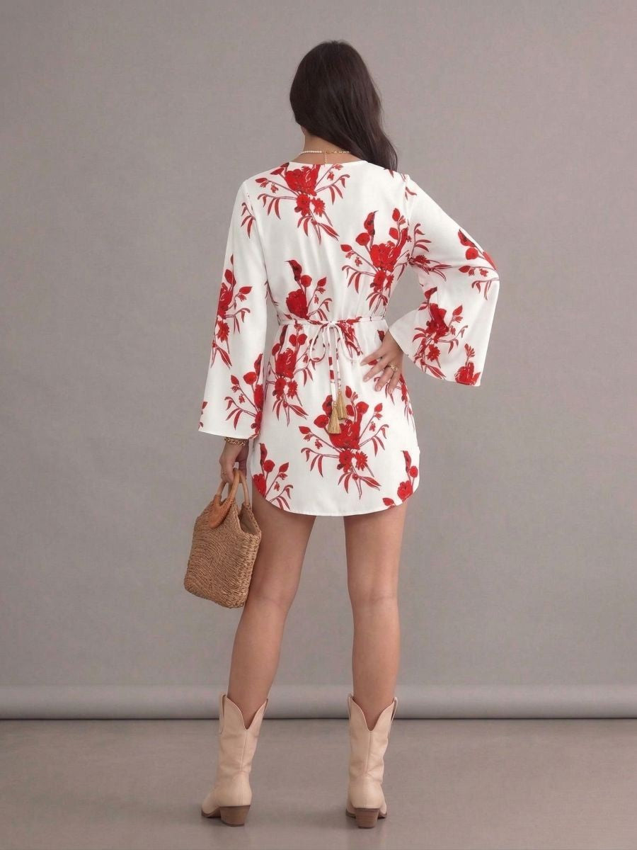 Robe bohème blanche col en V manches chauve-souris à fleurs imprimées