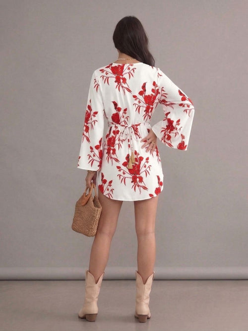 Robe bohème blanche col en V manches chauve-souris à fleurs imprimées