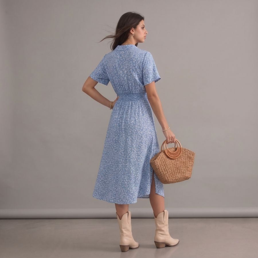 Robe bohème bleu ciel midi à imprimé fleuri, col en V, manches courtes, ceinturée