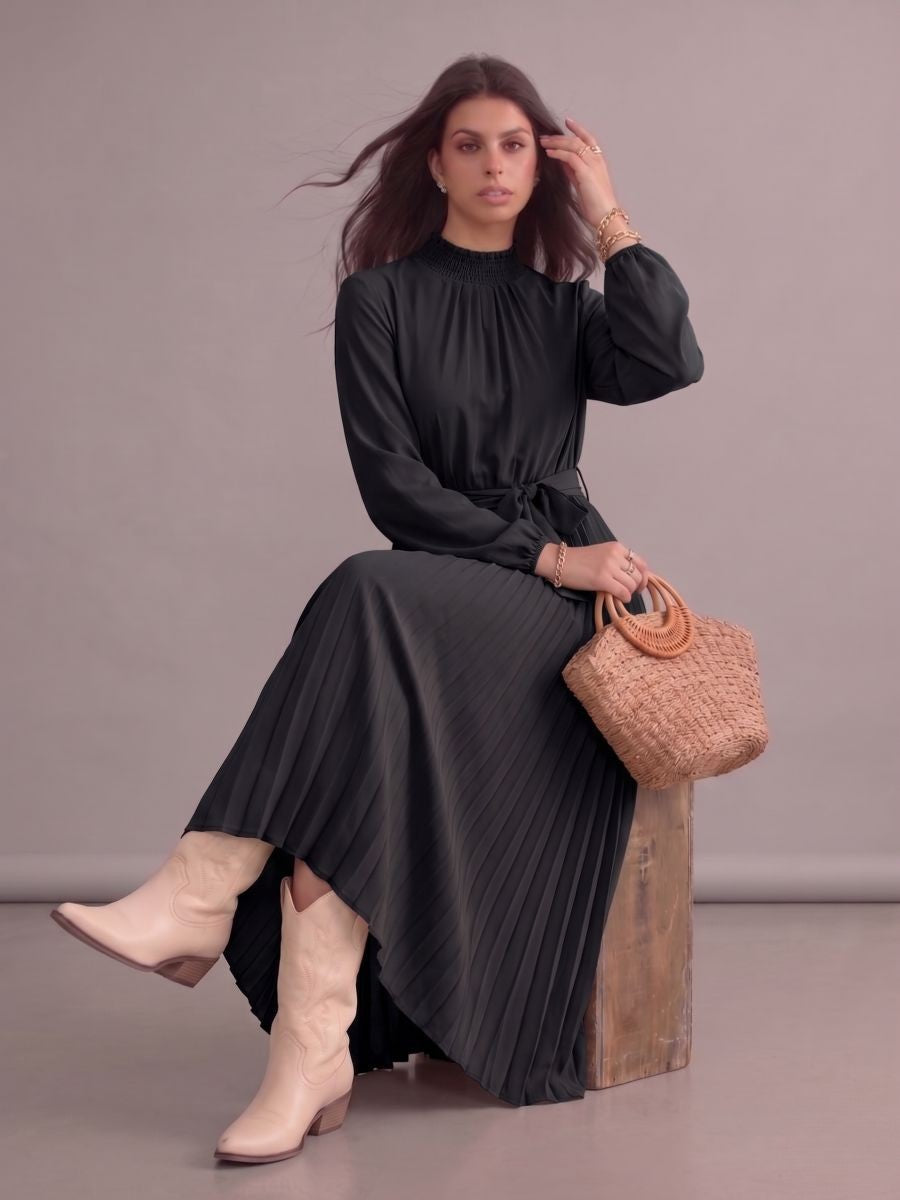 Robe longue bohème chic noire plissée à manches longues