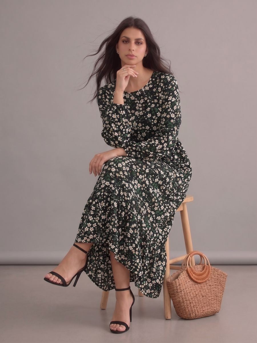 Robe bohème noire à imprimé floral, col rond et manches longues