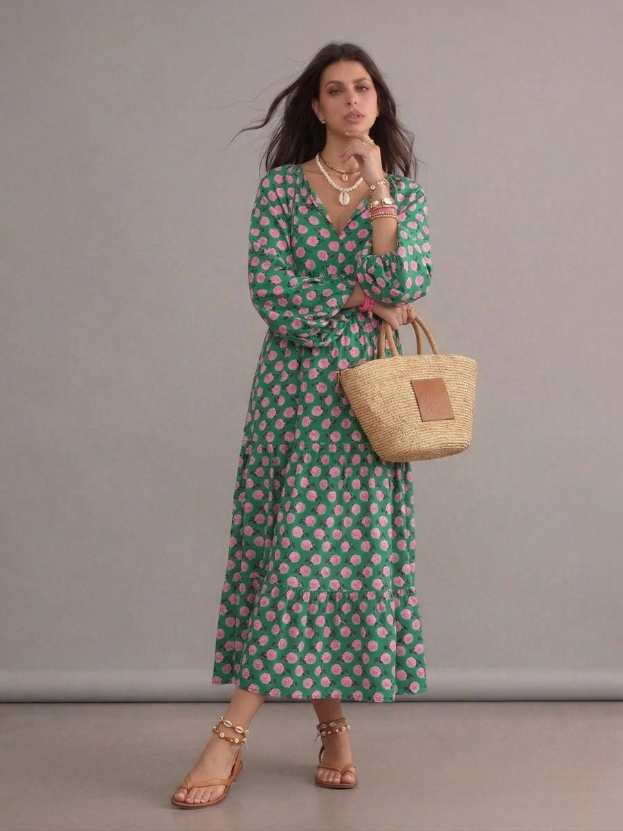 Robe longue bohème verte à motifs roses imprimés