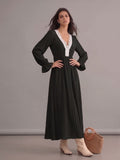 Robe longue bohème noire en dentelle à col en V et manches longues