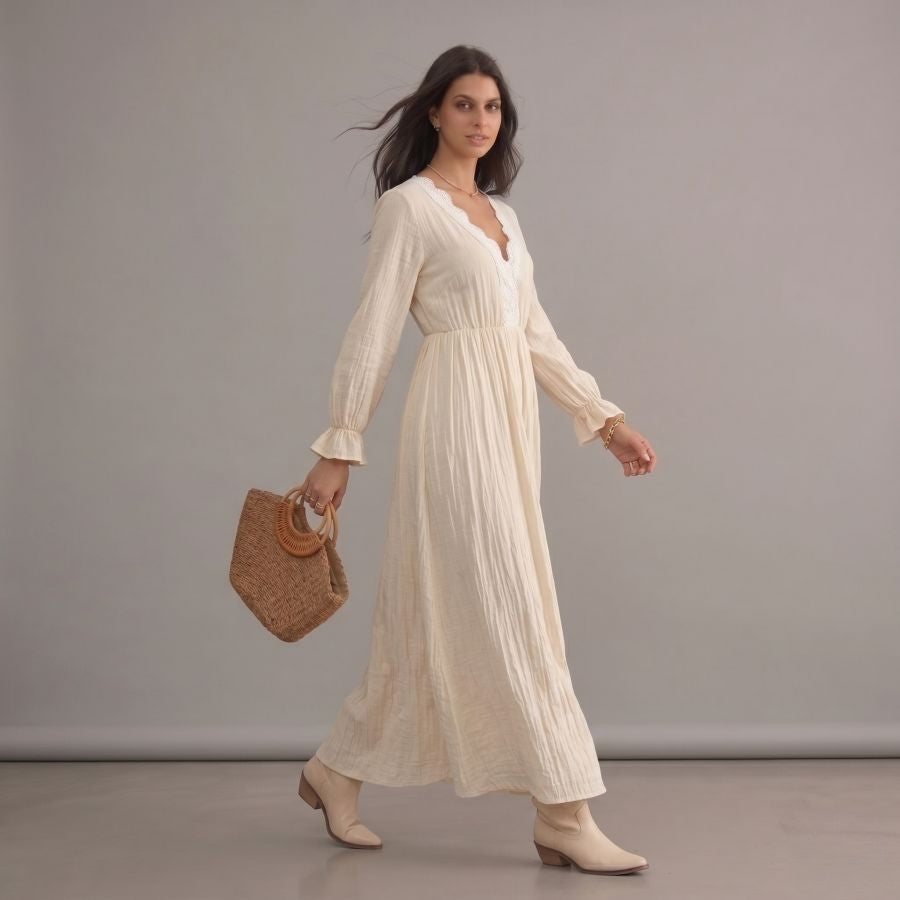 Robe longue bohème beige en dentelle à col en V et manches longues