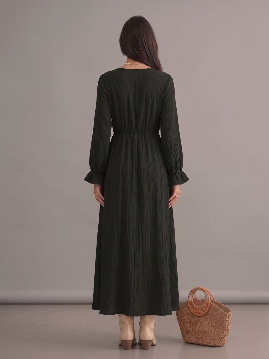 Robe longue bohème noire en dentelle à col en V et manches longues