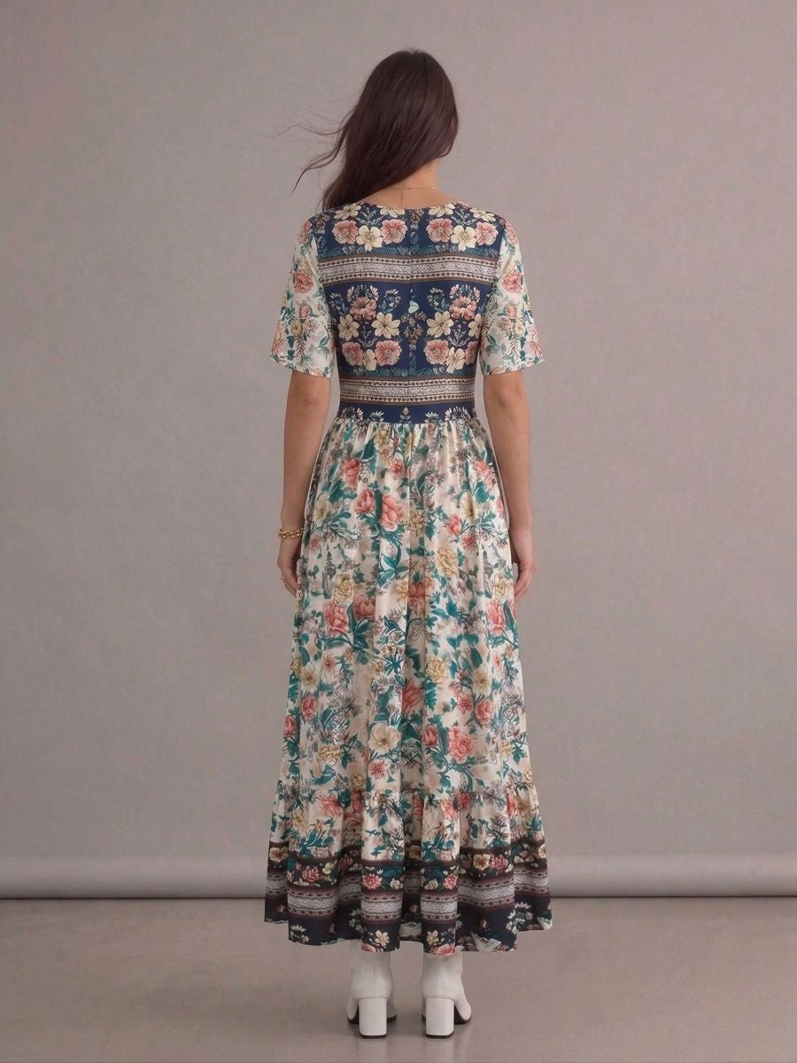 Robe longue bohème beige fleurie à col rond et manches courtes