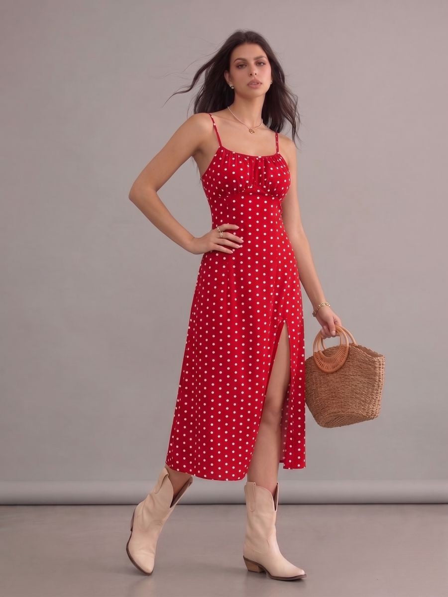 Robe bohème rouge à pois à bretelles fines et fente