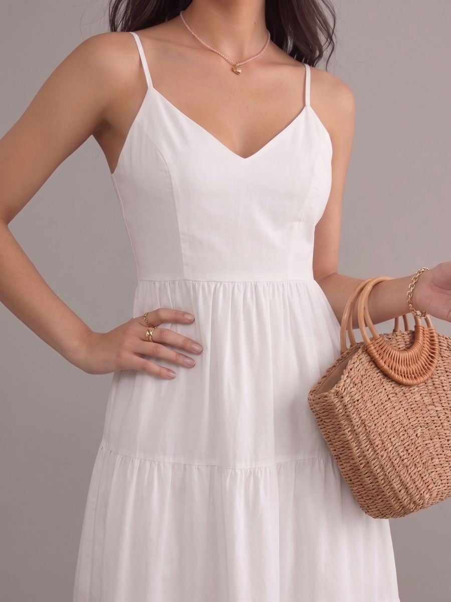 Robe longue bohème blanche fluide chic à bretelles fines, col en V
