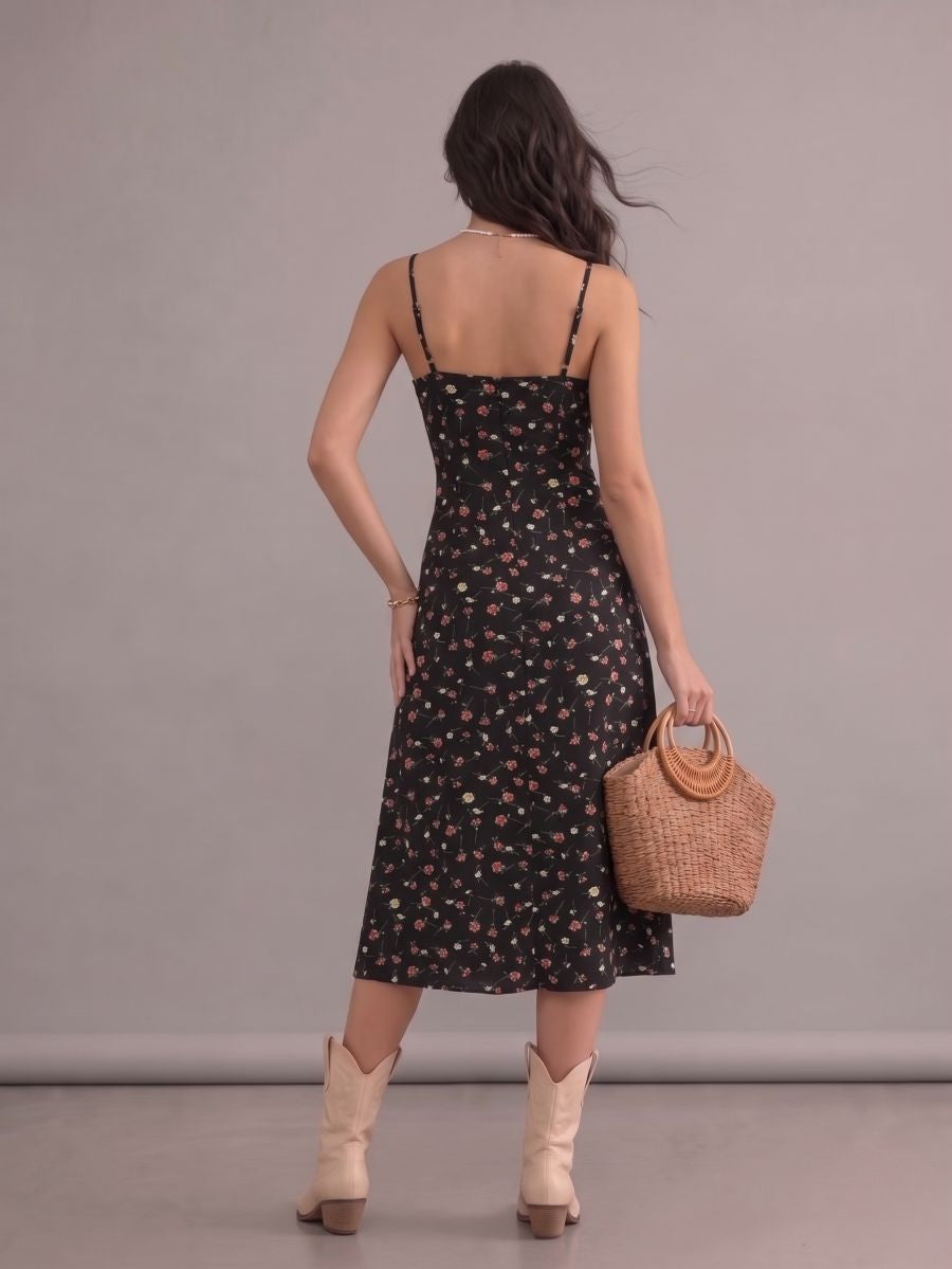 Robe bohème noire fleurie à bretelles fines et fente